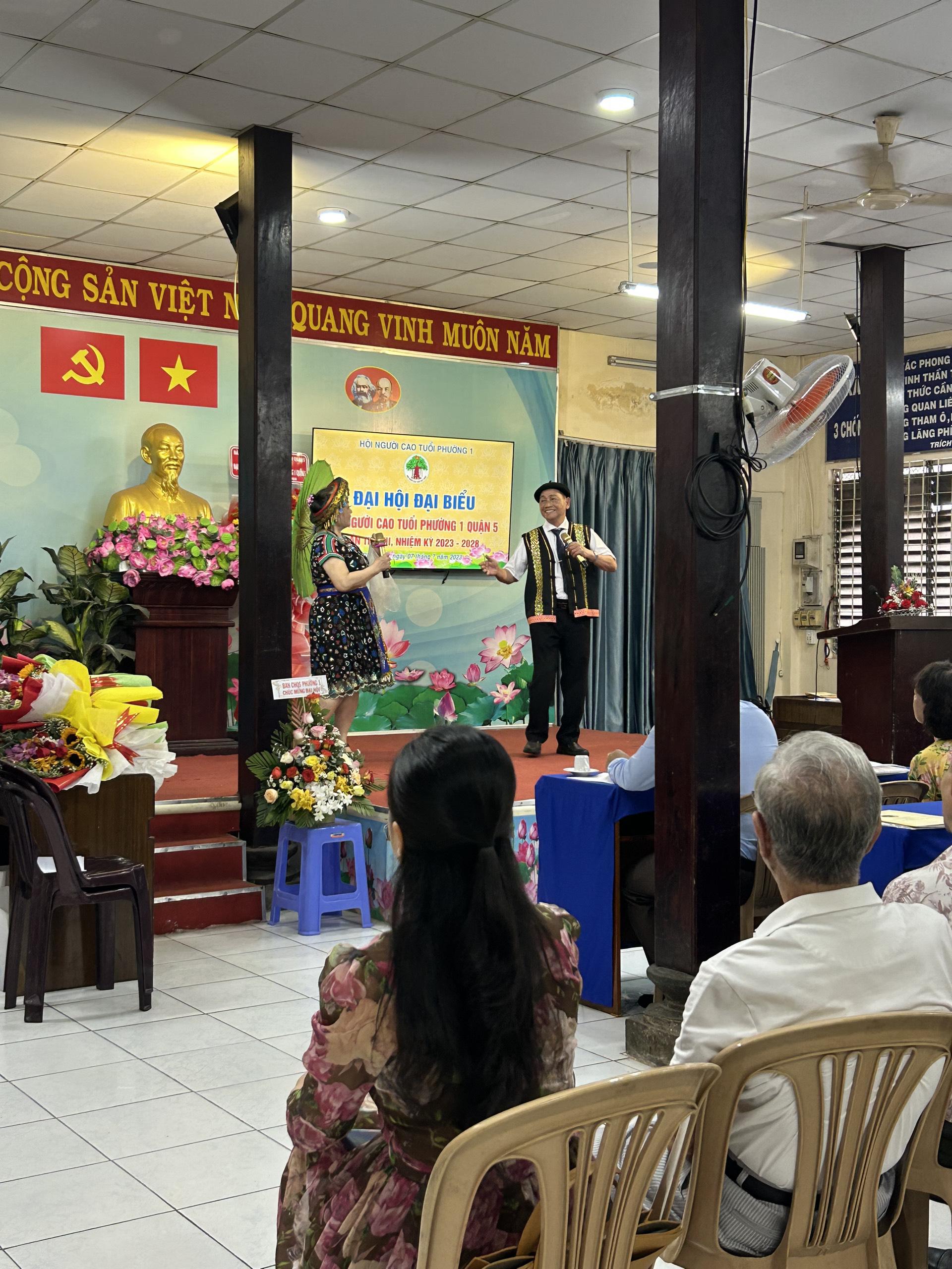 GẶP GỠ HỘI NGƯỜI CAO TUỔI TẠI ĐẠI  HỘI ĐẠI BIỂU QUẬN 5