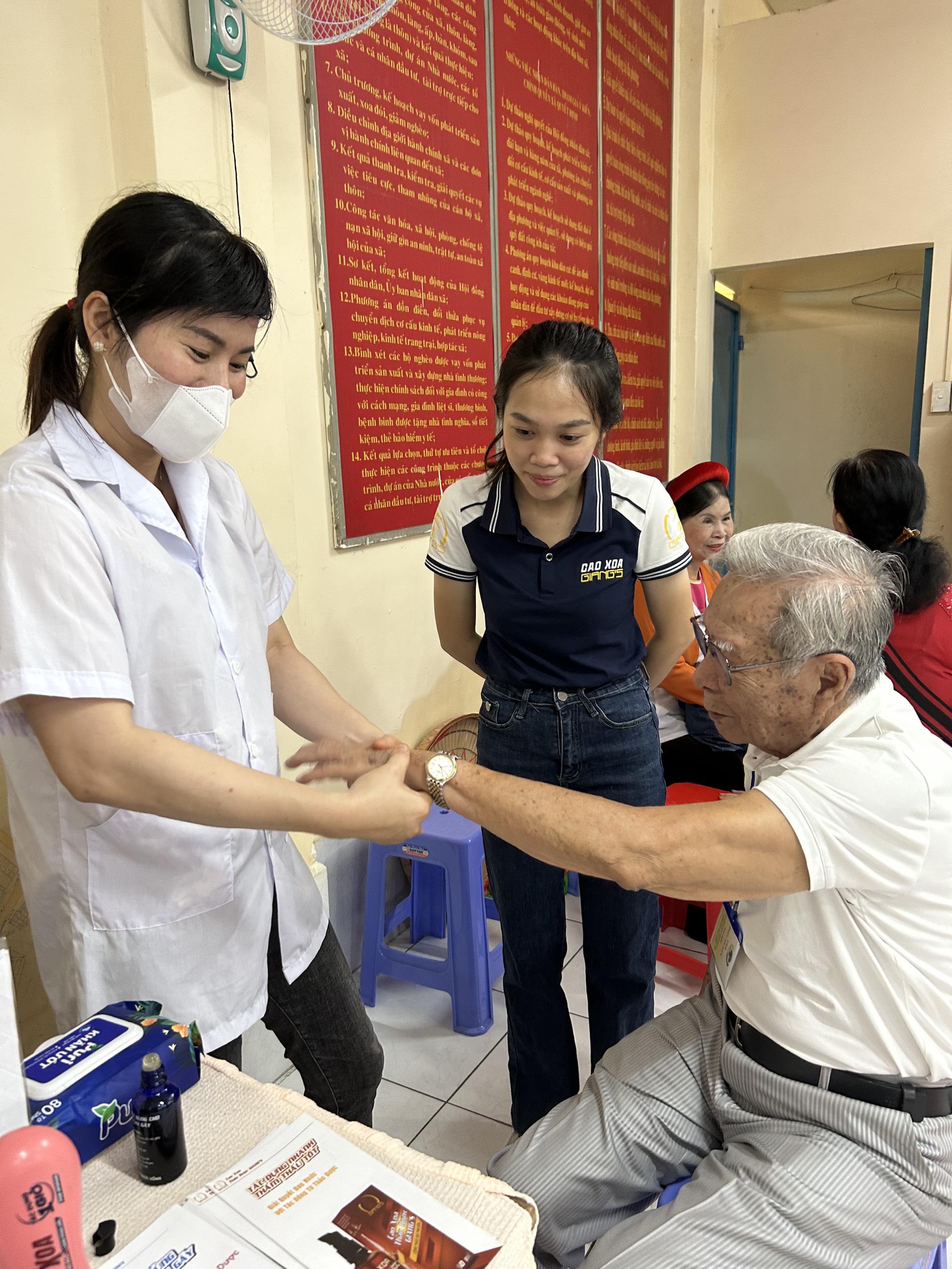 GẶP GỠ HỘI NGƯỜI CAO TUỔI TẠI ĐẠI  HỘI ĐẠI BIỂU QUẬN 5